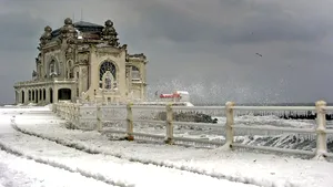 Undă verde pentru restaurarea Cazinoului din Constanţa. După 5 ani de încercări şi 4 licitaţii anulate, clădirea poate fi reabilitată