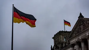 FT: Germania încearcă relansarea relaţiilor diplomatice, pe fondul tensiunilor din NATO şi UE