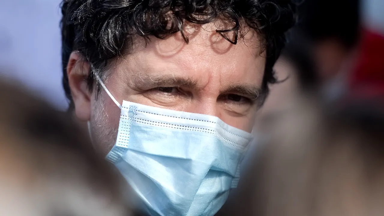 COMENTARIU Marius Oprea | Bucureşti, versus USR-PLUS: un oraş fără buget şi un partid ca o gaşcă de cartier