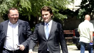 Sorin Oprescu, întâlnire cu Şova la instanţă: Nu trecem prin momente foarte bune - VIDEO/FOTO
