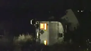 Prahova: Cisterna cu combustibil răsturnată pe DN1A, repusă pe roţi - VIDEO