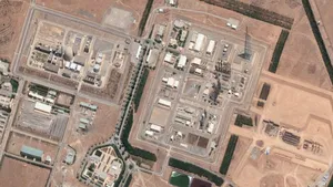 Israelul a atacat reactorul iranian cu apă grea de la Arak