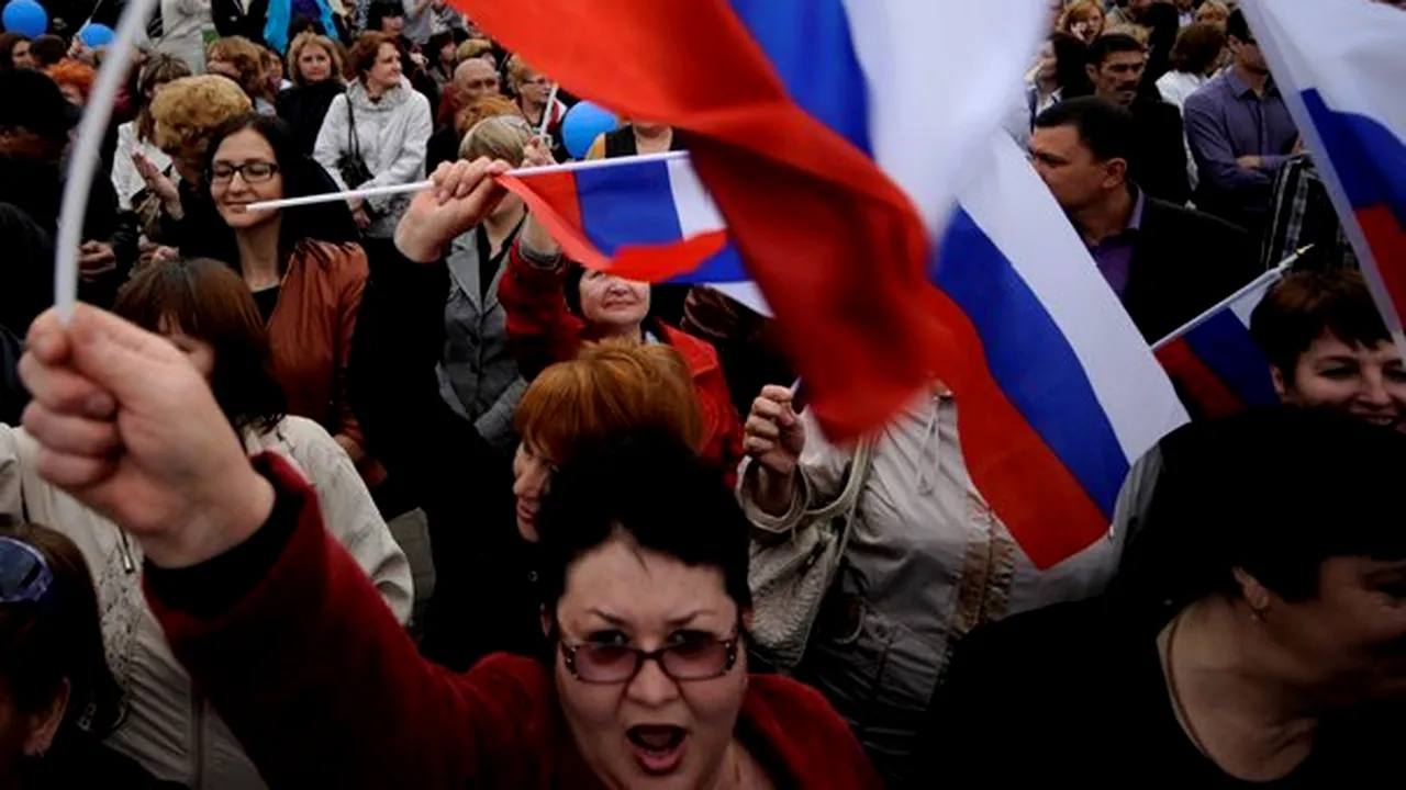 Mii de simpatizanţi ai puterii s-au adunat în oraşul rus Astrahan, unde sunt programate şi proteste
