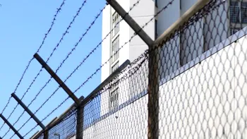 NEWS ALERT Alertă! Un bărbat extrem de periculos din Georgia, aflat în atenția SRI, a evadat din Centrul pentru Străini din Arad