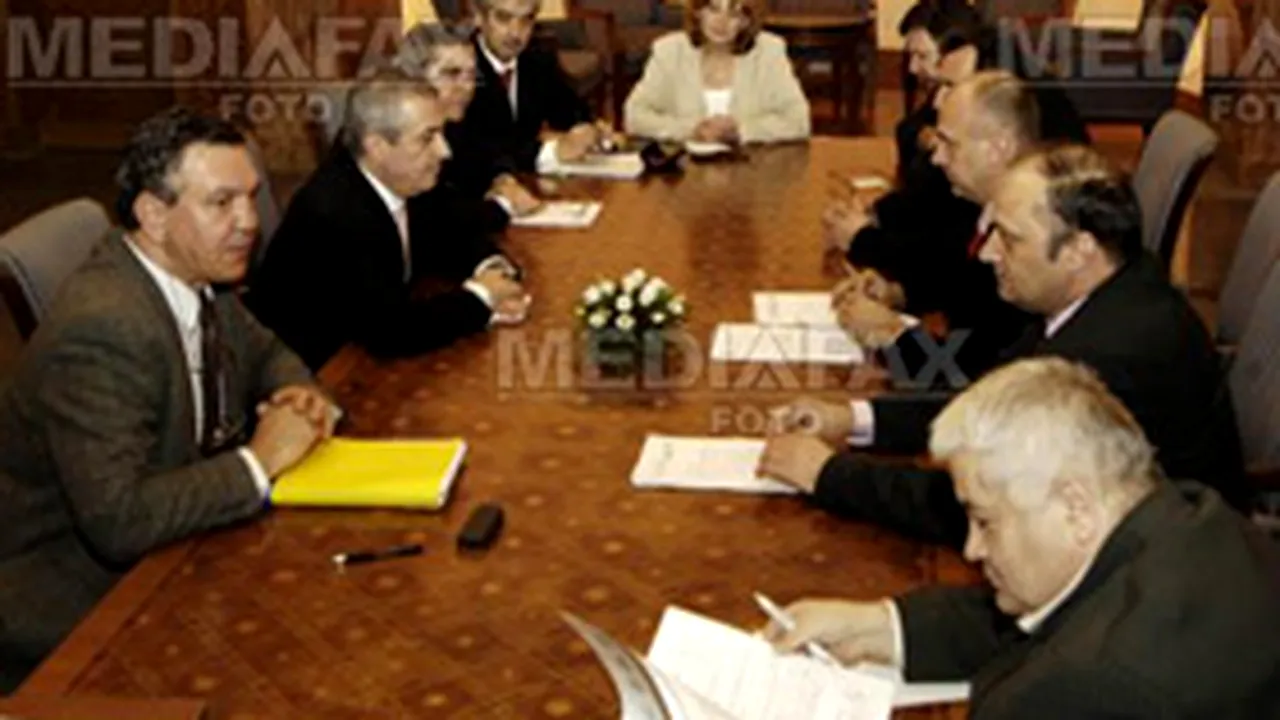 Sindicatele i-au cerut lui Tăriceanu amânarea legii pensiilor private