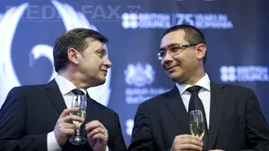 Antonescu, prezent la recepţia Ambasadei SUA, dar nu la tribună şi fără discurs