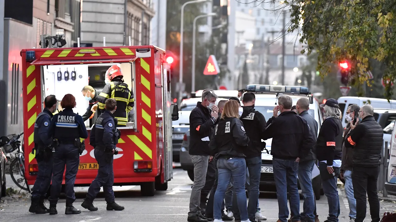 Un nou atac în Franţa. Preot ortodox rănit grav, după ce a fost împuşcat într-o biserică din Lyon/ Preşedintele Macron, mesaj în limba arabă/ UPDATE: Suspect arestat