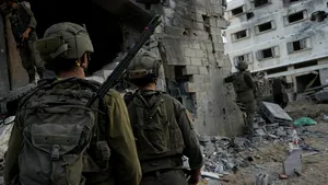 Războiul Israel-Hamas Lupte în faţa spitalelor din Gaza, cu pacienţii şi personalul blocat înăuntru / Israelul spune că Hamas şi-a poziţionat strategic capacităţile teroriste în spitale, sub şi în jurul acestora