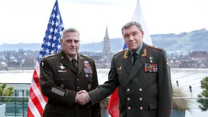 Mark Milley, şeful Statului Major Interarme din SUA, a discutat cu omologul său din Rusia, pe fondul tensiunilor din estul Europei 