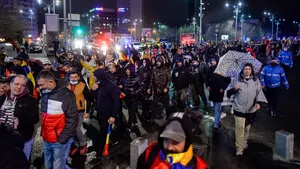 Protestul anti-restricţii de sâmbătă, 3 aprilie, din Capitală. Jandarmeria a dat amenzi participanţilor