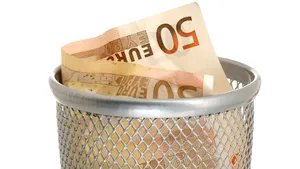 Randamentul obligaţiunilor Italiei pe cinci ani trece de 7% pentru prima dată de la adoptarea euro