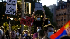 VIDEO: Protestele din Serbia continuă. Sârbii kosovari trag un semnal de alarmă