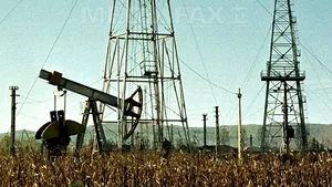 Preţul petrolului Brent a coborât sub 50 de dolari pe baril, pentru prima oară din mai 2009