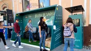 Prima staţie sport smart de autobuz din România a fost inaugurată la Cluj. Faci genuflexiuni şi primeşti călătorii gratuite