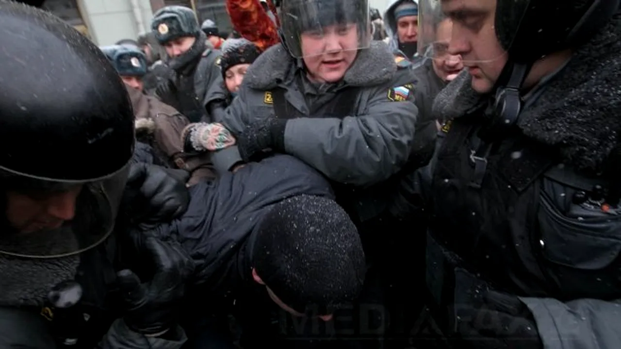 Aproximativ zece persoane, reţinute la Moscova în urma unei manifestaţii a opoziţiei