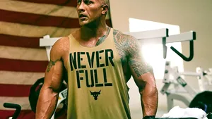 The Rock îţi face planul de antrenament, ca să te menţii în formă şi de acasă
