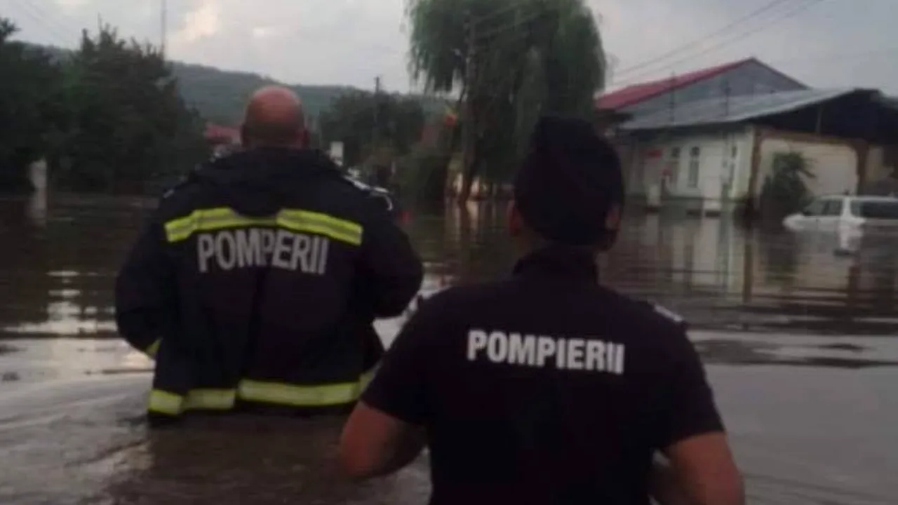 Sfaturi pentru românii din zonele inundate: apă fiartă şi răcită, igienă maximă