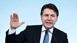 Tensiuni politice în Italia: Matteo Renzi ameninţă cu retragerea susţinerii Guvernului Giuseppe Conte