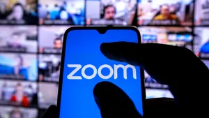 Google interzice angajaţilor să folosească aplicaţia Zoom de pe laptop. Motivul din spatele deciziei