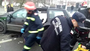 Tânărul care a murit după ce maşina în care era a intrat într-un cap de pod, era fratele solistei trupei Dj Project, Mira