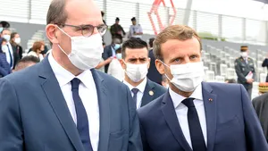 De Ziua Franţei, Macron a anunţat că în curând va fi obligatorie purtarea măştilor în spaţiile închise

