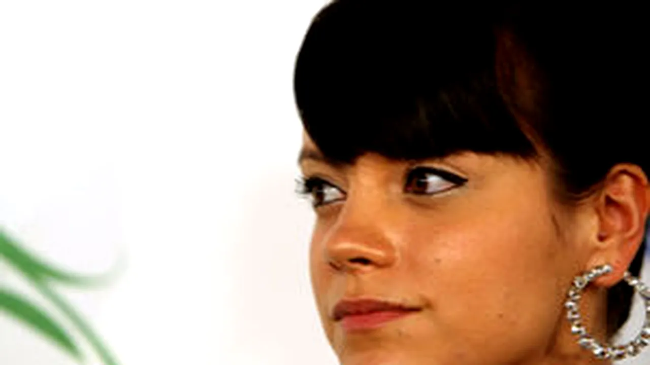 Lily Allen va primi despăgubiri de 11.000 de euro de la The Sun