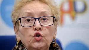 Te-au internat pentru coronavirus? Renate Weber spune că te poţi adresa instanţei: „Este dreptul fiecărei persoane”