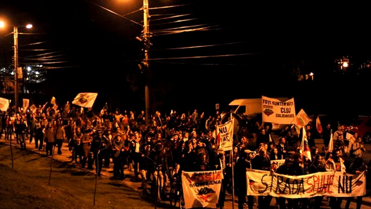 Protestul anti-Roşia Montană de la Cluj s-a terminat în faţa Primăriei