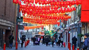 Festivităţi de Anul Nou Chinezesc: Paradă şi spectacole pe străzile din Honolulu, Hawaii/ Casa Operei din Sydney, luminată în „roşu aprins” | VIDEO