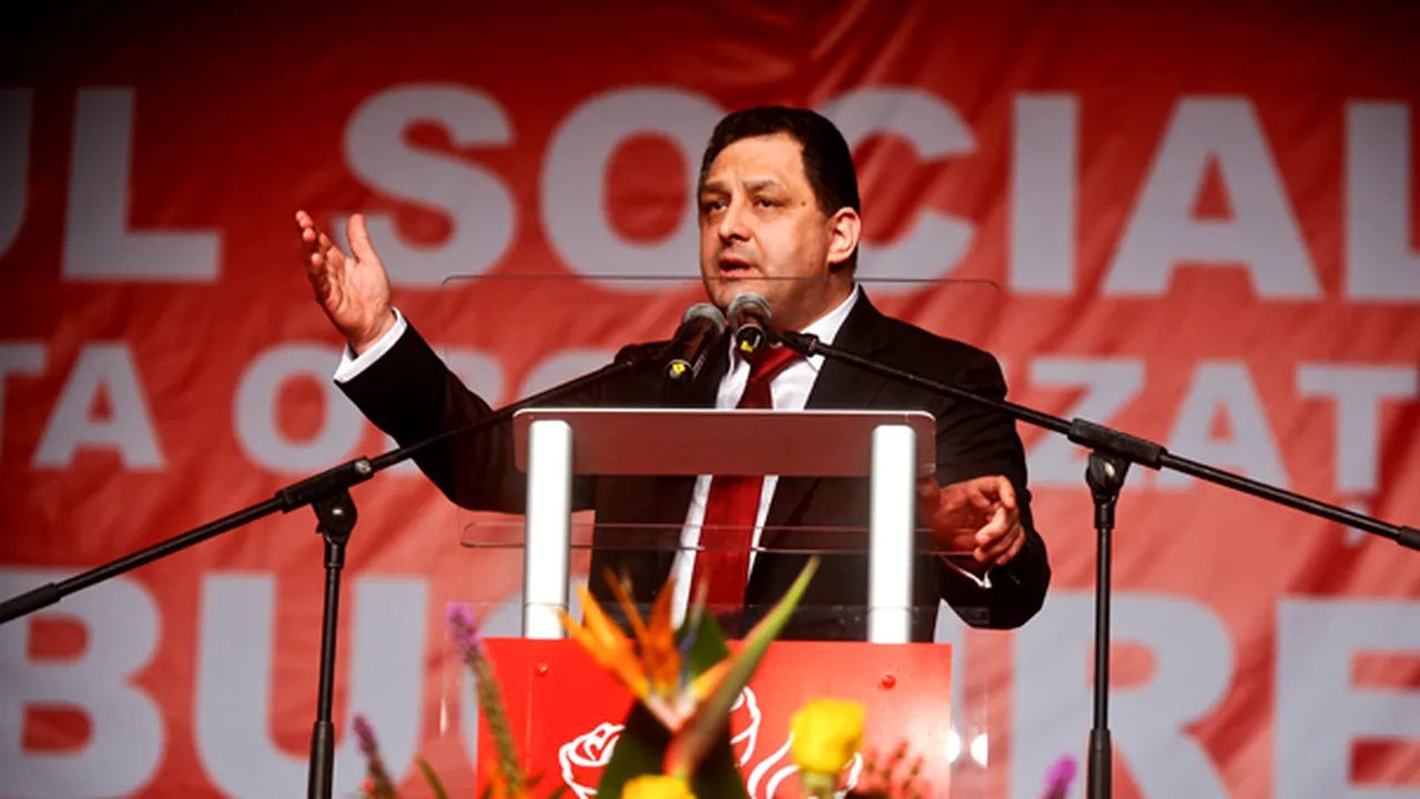 Aproape 30 de figuranţi au venit la sediul PSD, cerând bani promişi de Vanghelie - VIDEO