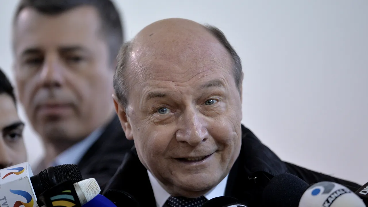 Mesajul fostului preşedinte Traian Băsescu, după vot: Democraţia nu e o chestiune facultativă, ci trebuie apărată. VIDEO