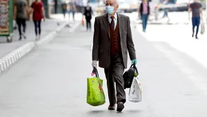 Eşti obligat să porţi mască de azi sau rămâne recomandare? Autorităţile impun măsuri, dar momentan nu există amenzi