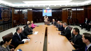 Ponta, delegaţiei SUA: Palatul Victoria nu e cel mai frumos, Palatul Parlamentului - greu de întreţinut