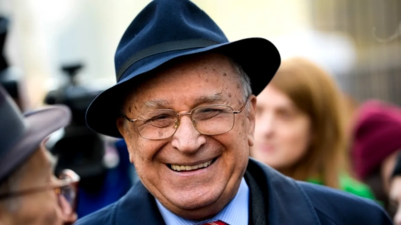 Ion Iliescu împlineşte luni 84 de ani şi a fost sărbătorit, duminică seară, la Ateneu. Fostul preşedinte nu a luat parte la eveniment. El îşi va petrece acasă ziua de naştere