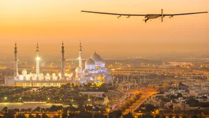 Solar Impulse 2, avion alimentat exclusiv cu energie solară, a pornit într-o călătorie în jurul lumii - VIDEO