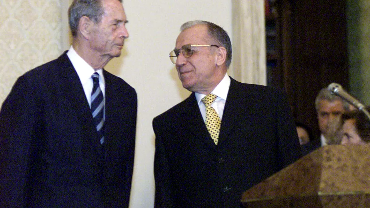 De ce îl ura Iliescu pe Regele Mihai. De la interzicerea intrării în țară la reconcilierea formală din 2001