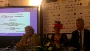 Fest(in) pe Bulevard, anunţat în mod inedit; Angajaţi ai Teatrului Nottara, costumaţi pentru spectatori - FOTO