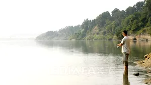 Un militar la o unitate din Bucureşti, aflat în vacanţă acasă, a murit după ce s-a electrocutat la pescuit