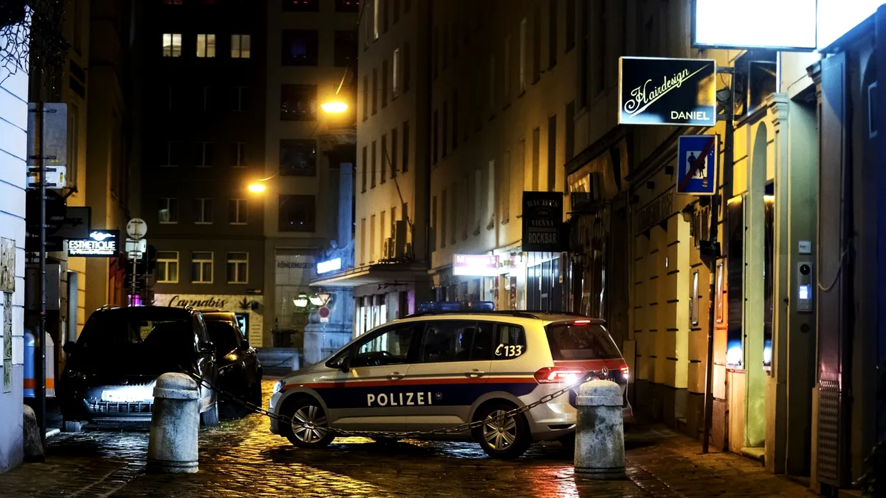 Atentatul de la Viena. Poliţia face percheziţii într-o ţară vecină, la cererea autorităţilor austriece
