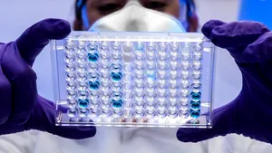 COMENTARIU Lelia Munteanu. În logica SARS-CoV-2, e preferabilă dializa transplantului de rinichi

