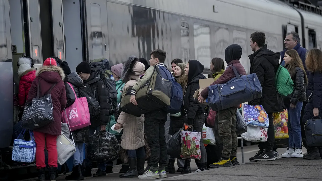 100 de mil. de euro pentru decontarea cheltuielilor cu asistenţa acordată refugiaţilor din Ucraina