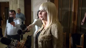 Elena Udrea scapă de sechestrul pe avere, în dosarul privind finanţarea campaniei din 2009