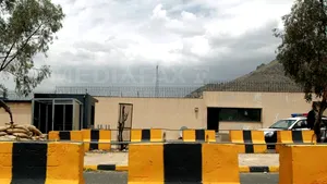 Marea Britanie a închis temporar ambasada din Yemen din cauza situaţiei securităţii