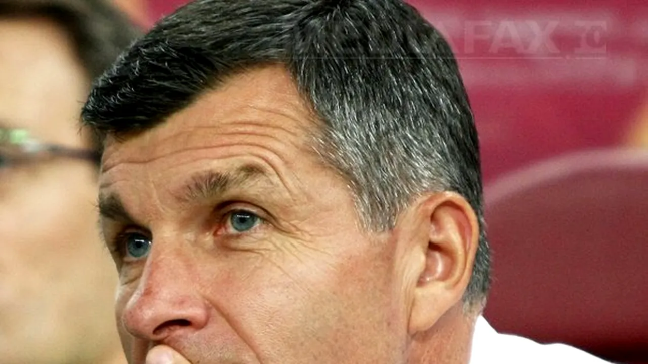 Suporterii rapidişti i-au cerut demisia lui Sabău la meciul cu CFR Cluj