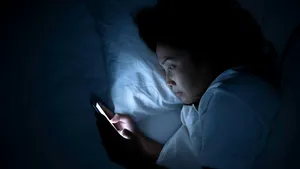 Obiceiul de noapte pe care îl au tot mai mulţi români (P)