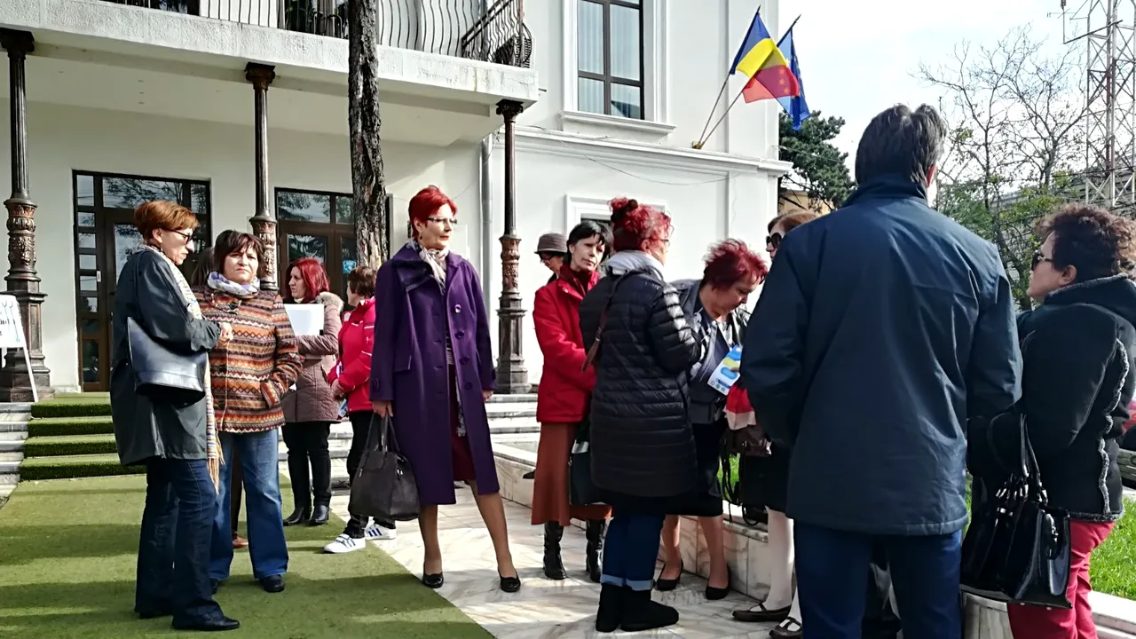 PROTEST al medicilor de familie: Facem mai mult munca unui funcţionar decât pe cea a doctorului/ GREVĂ generală în 15 noiembrie | FOTO