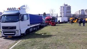 GALERIE FOTO Un spital modular destinat îngrijirii pacienţilor cu Covid 19 se montează la Constanţa