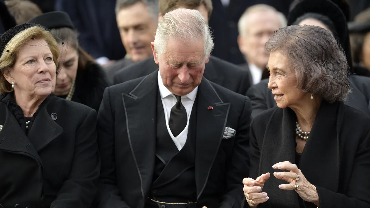 Prinţul Charles, omul care va deveni rege, în cele din urmă, împlineşte 70 de ani. O persoană arogantă care ar putea fi cel mai bine pregătit rege din istoria Marii Britanii