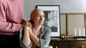 Dezvăluirea diagnosticului de cancer: Câteva sfaturi despre cum să împărtăşeşti vestea