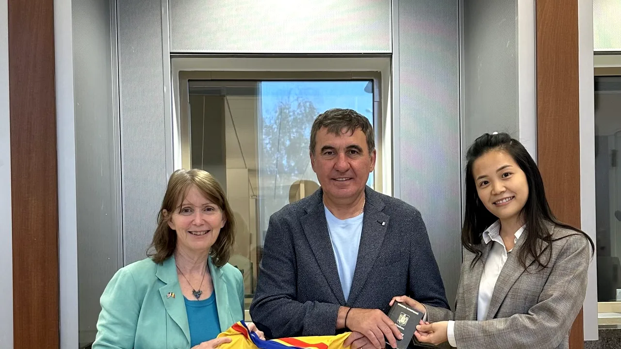 Gheorghe Hagi şi-a reînnoit viza pentru SUA. Ambasada: Mai aproape de aderarea la Visa Waiver